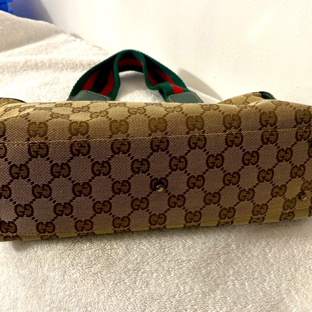 #22. Authentic Gucci canvas shortly line bag - Picture 8 of 16